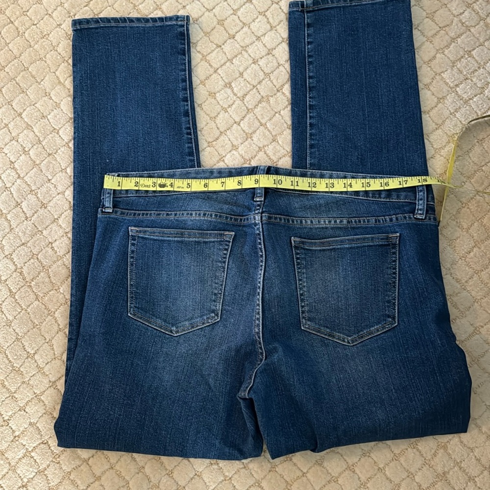 Gap straight jeans 32